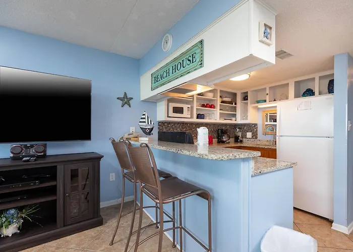 Apartment Island Winds East 204