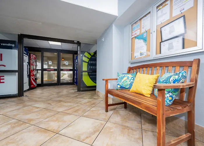 Apartment Island Winds East 204