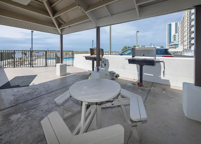 Island Winds East 204 Apartment